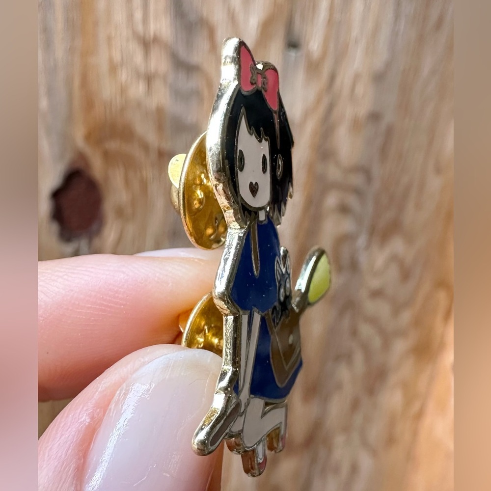 Kiki's Delivery Service Pin - Picture 5 of 6